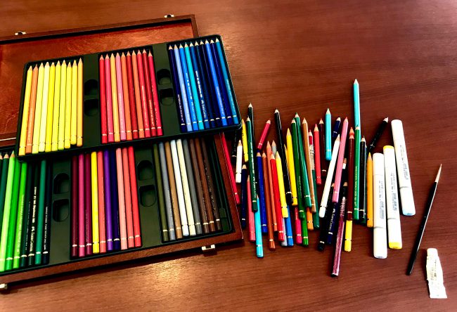 デザイナー岡田訓明が使っているファーバーカステルの色鉛筆の写真