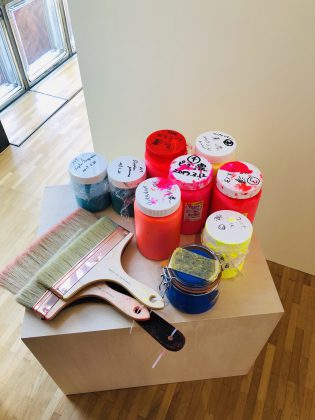 モチーフを描いた絵の具です。