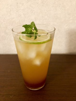 生クラフトコーラは癖になる美味しさです。