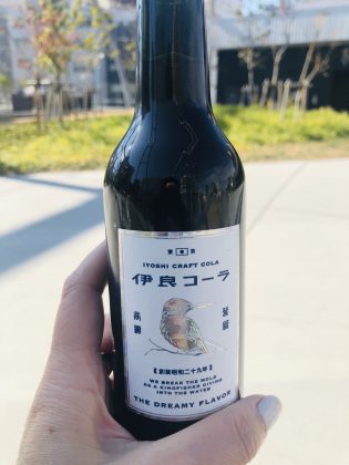 クラフトコーラを飲みながらほっと一息できます。