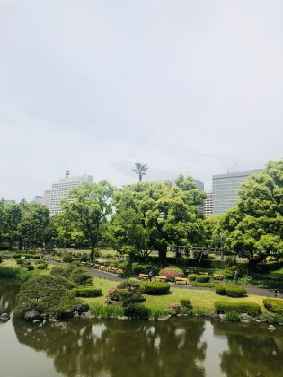 ある春の日の日比谷公園の風景。