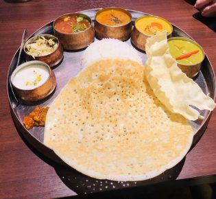 南インド料理数々。