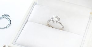 お母様の婚約指輪を使って