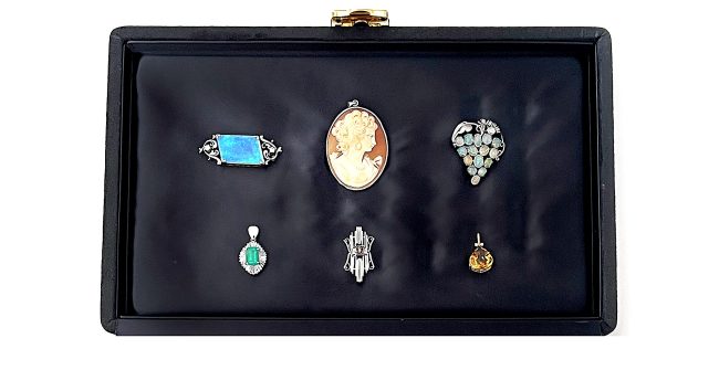 宝石の整理整頓