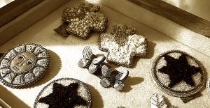 『 刺繍とブローチとお茶の会 』